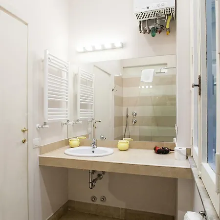 Apartment Vicolo Torretta - Fromhometorome Rome